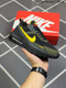 NIKE AIRMAX  686