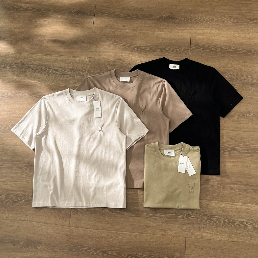 Ami Paris classic small logo t-shirt in white and black Ami Paris classic small logo t-shirt in white and black