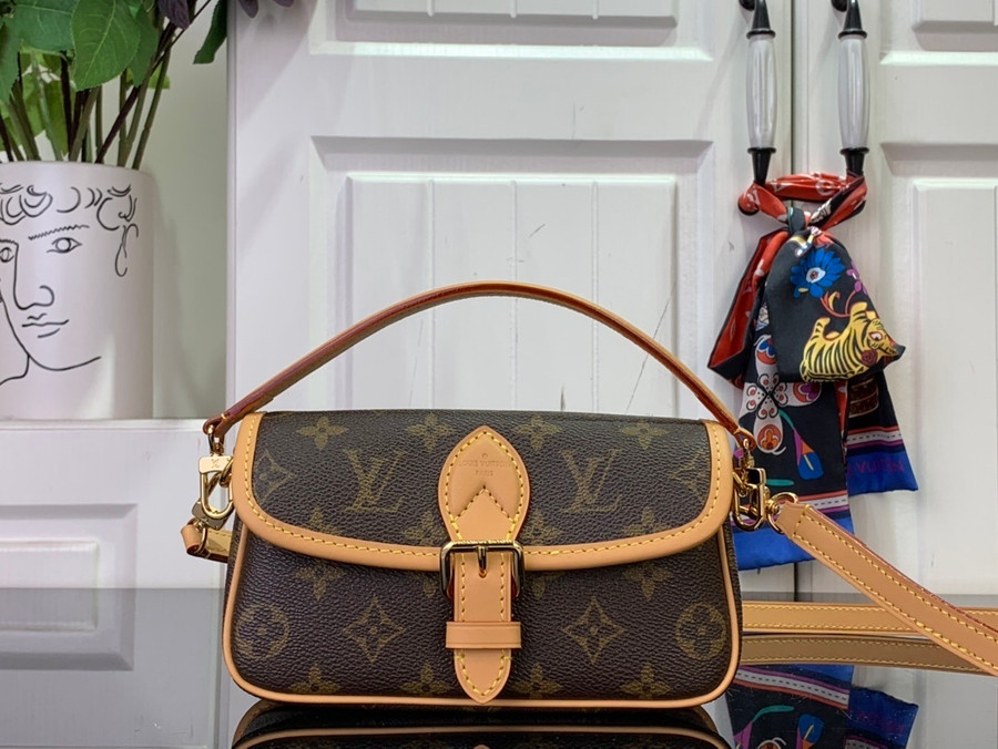 LV Nano Diane M83300