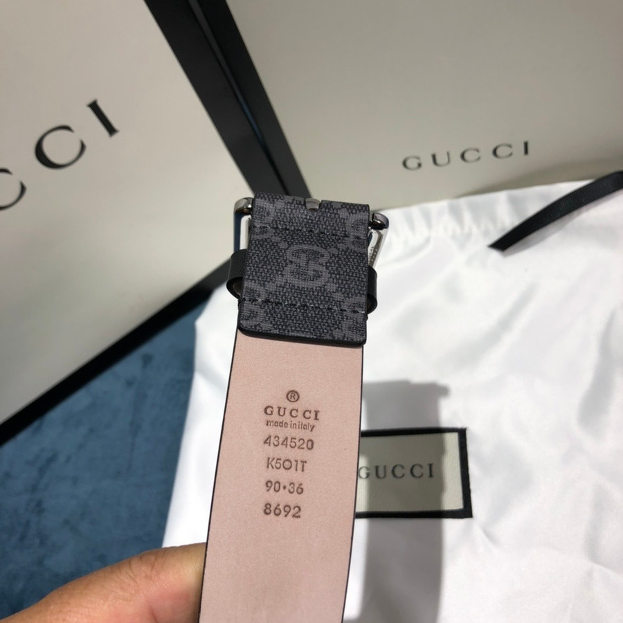 Gucci GG belt with kingsnake print