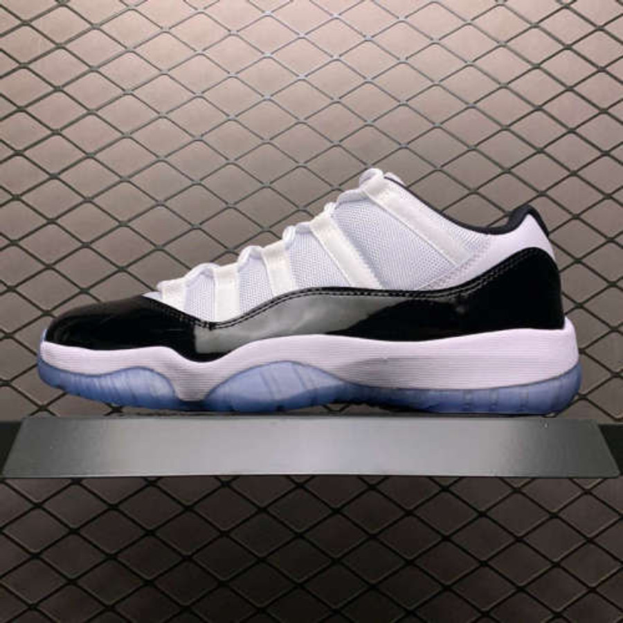 JORDANS Sneakers 639