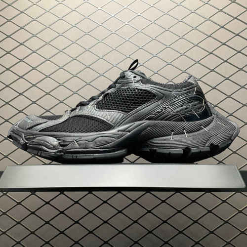 Balenciaga Sneakers  110