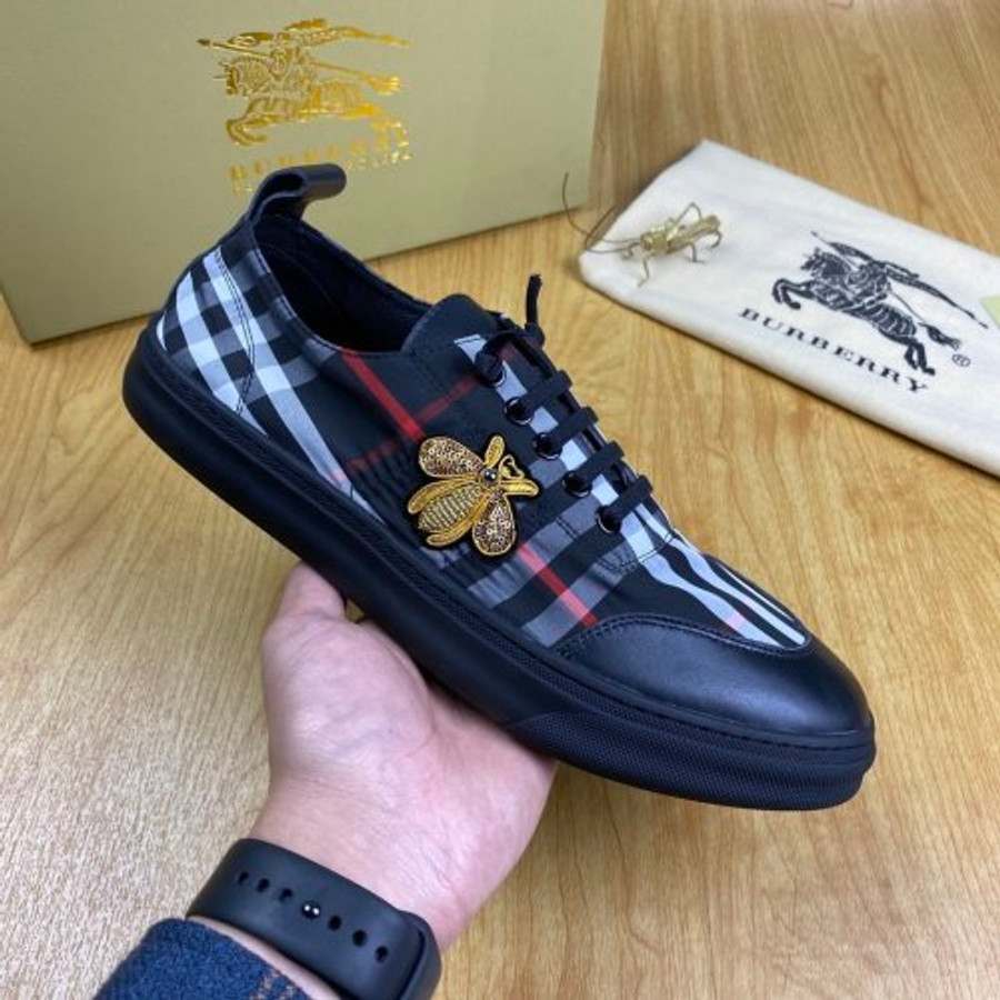 Burberry 782