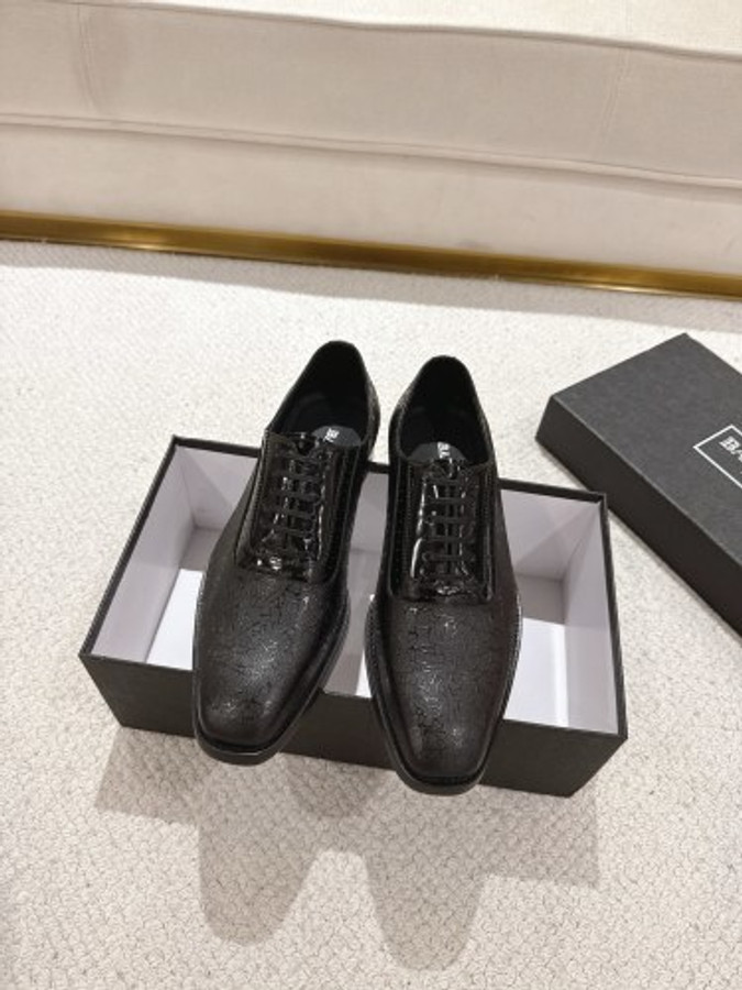 Balmain Sneakers 562