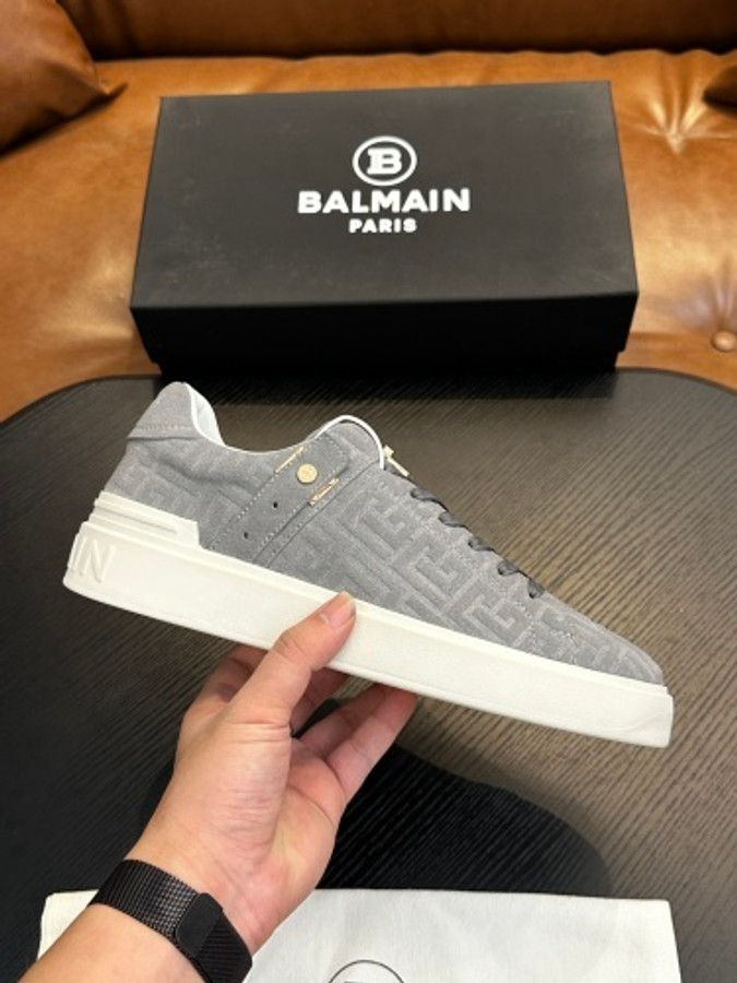 Balmain Sneakers 959