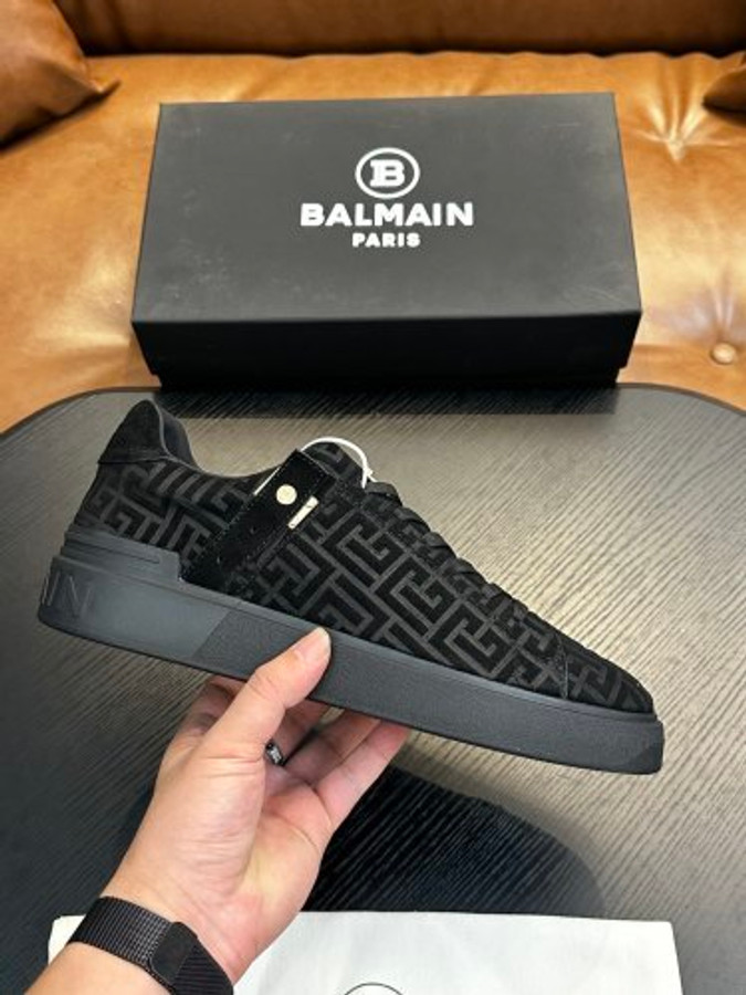 Balmain Sneakers 507