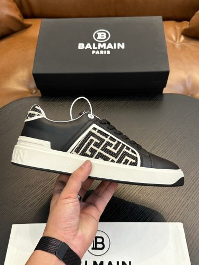 Balmain Sneakers 517
