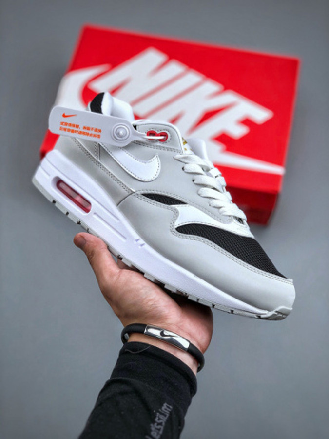 NIKE AIRMAX 523