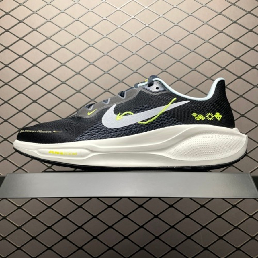 NIKE Sneakers 409
