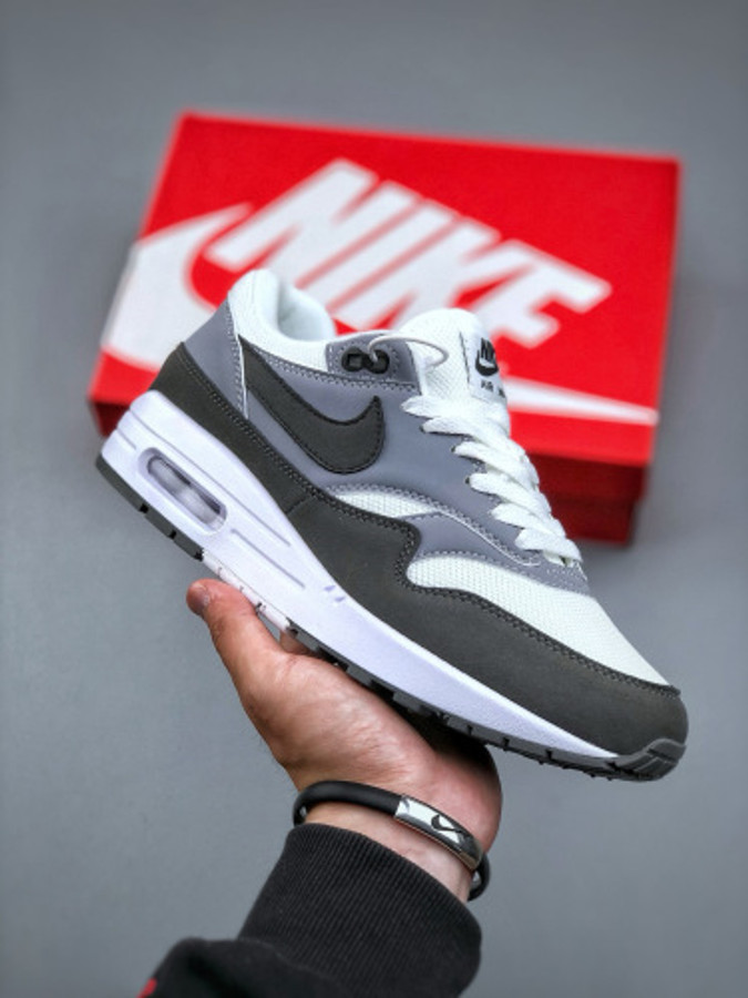 NIKE AIRMAX  67