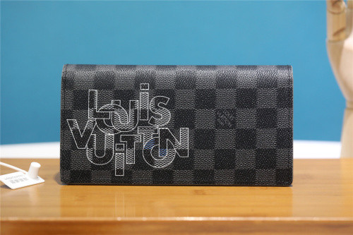 LV LVQ01 LV Men Wallet | 147