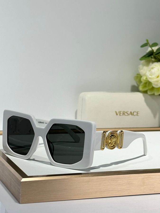 VERSACE SUNGLASSES 105