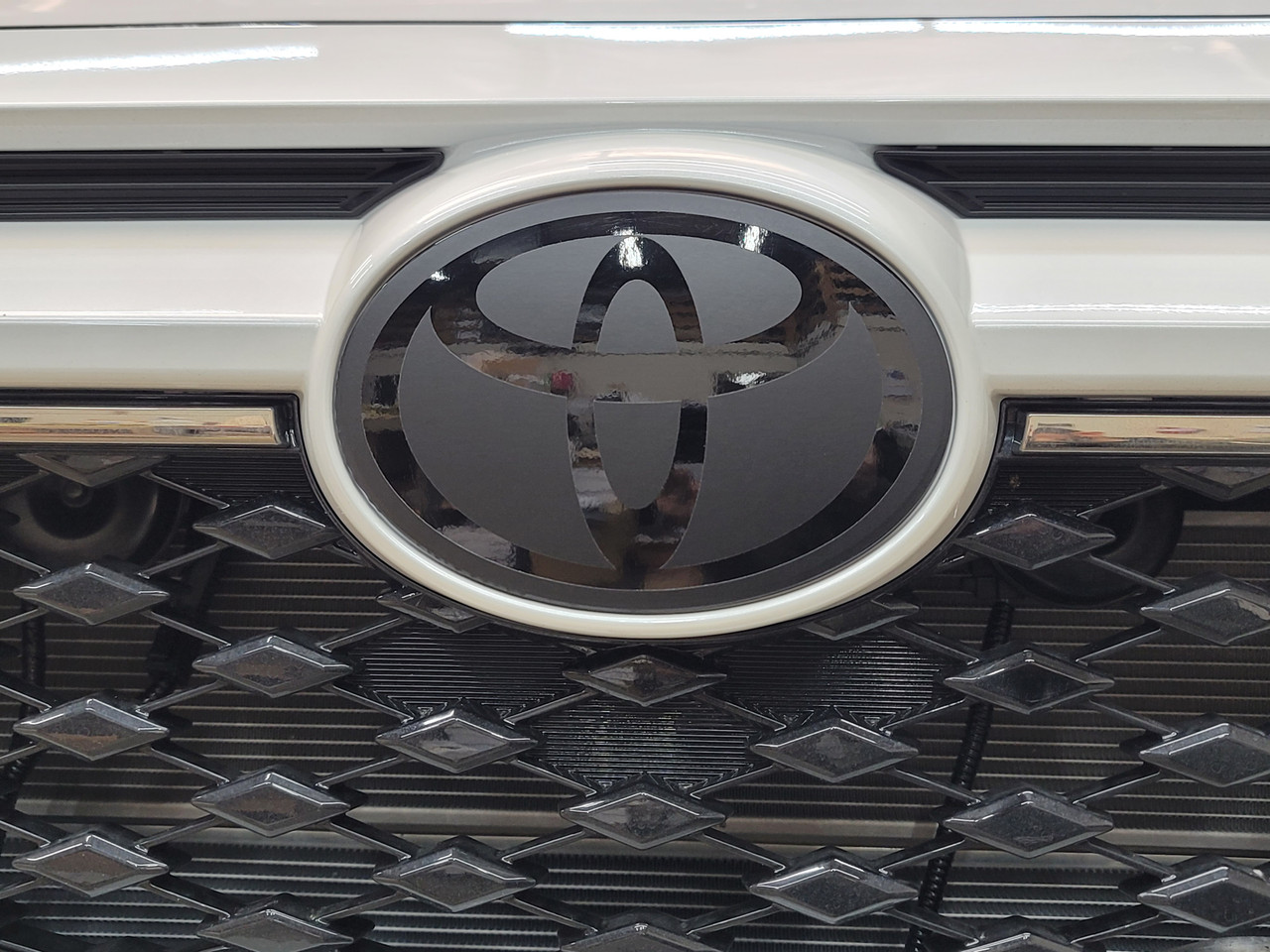 Front Emblem Badge Overlay Wrap (2019-2023 RAV4) - JDMFV WRAPS