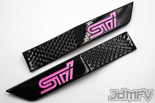 Gloss Black / Pink