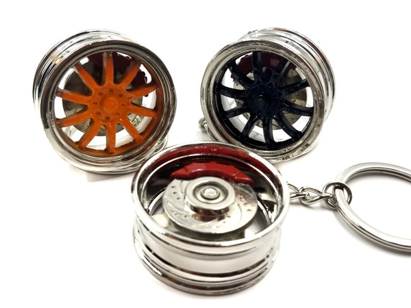 V2 Wheel with Spinning Rotor Keychain