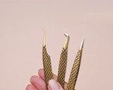 How to Hold Tweezers for Eyelash Extensions Correctly