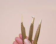 How to Hold Tweezers for Eyelash Extensions Correctly