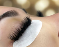 Can You Get Your Eyelash Extensions Wet? Debunking a Popular Myth!