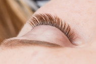 Do natural lashes grow back? Understanding the hair growth cycle in the context of eyelash extensions.