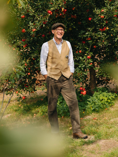 Bignose & Beardy Signature Look - Phil in Apple Orchard Bignose & Beardy Signature Look - Phil in Apple Orchard