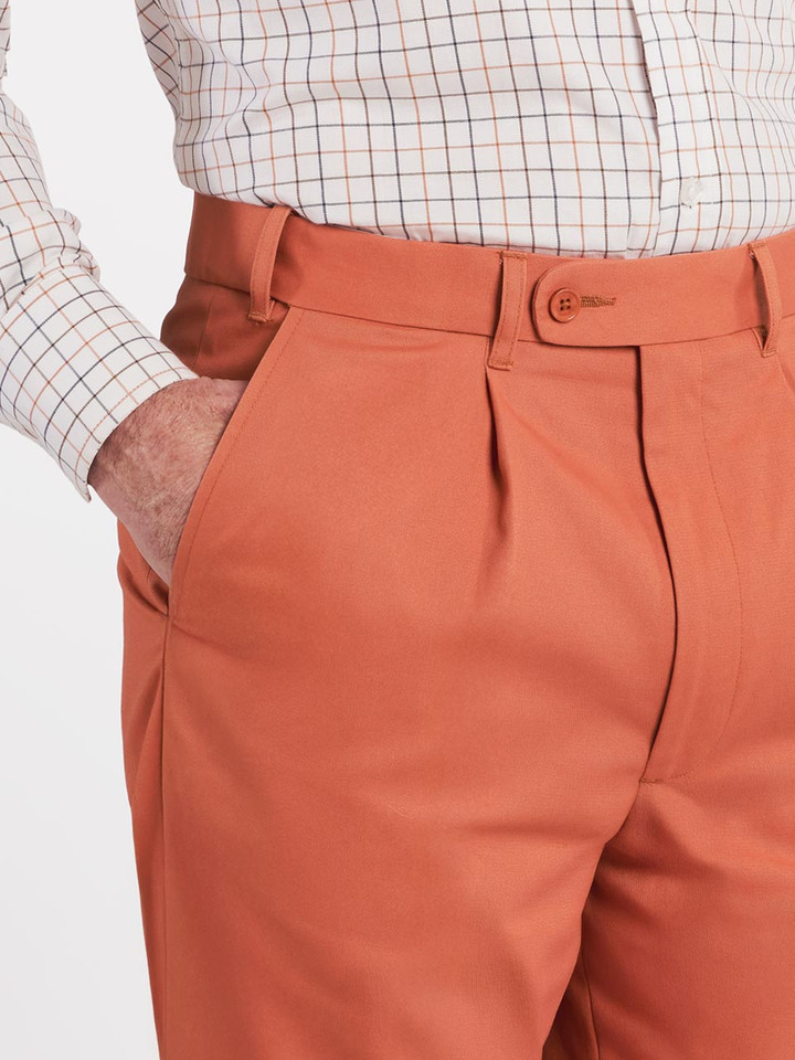 Mens Terracotta Pleated Chino Trousers on Model Front Details