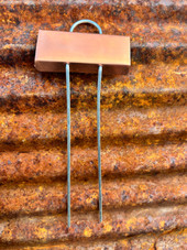 Mini E-Series copper garden marker with compact angled nameplate and galvanized wire legs – perfect for labeling seedlings, small herbs, or container plants. Lightweight yet durable, rustproof, and weather-resistant. Made in the USA for gardeners who need clear, long-lasting plant tags.