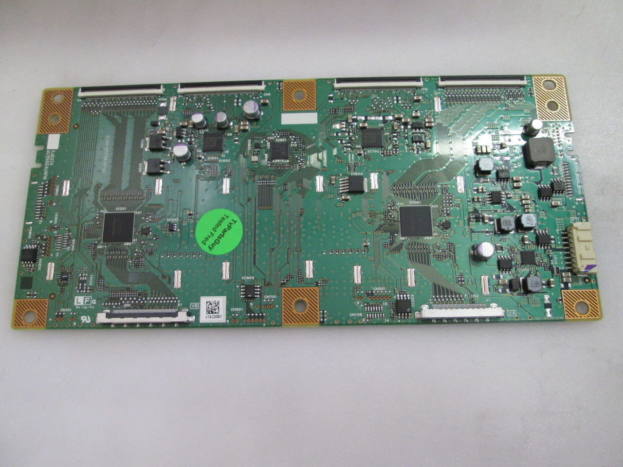 Vizio P702UIB3 TCon Board 1P0142J004010 / RUNTK5556TP