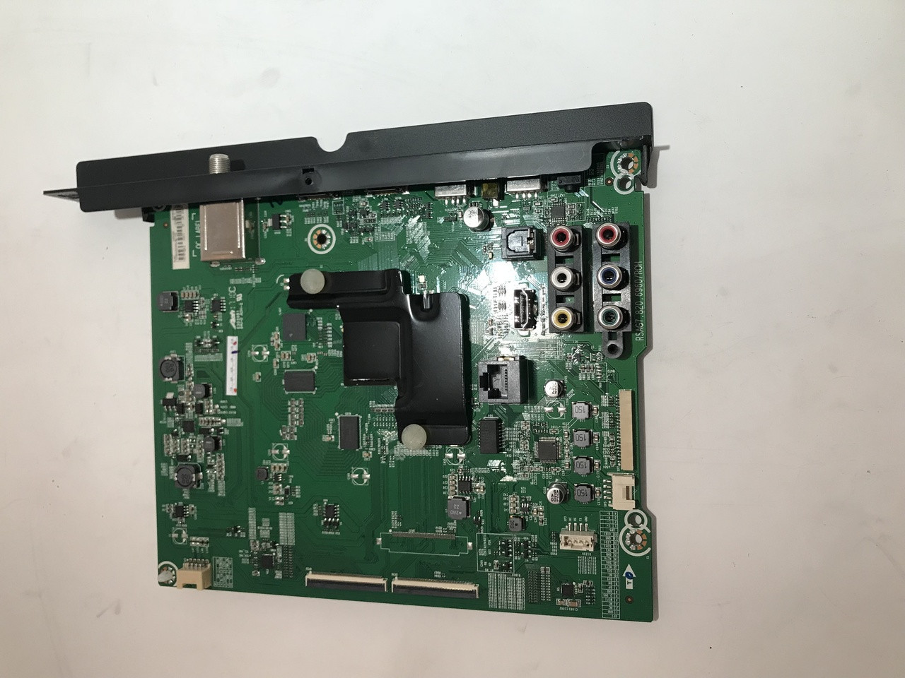 CARTE MÈRE HISENSE 299264 299263 TPD.RT2821T.PB753 32H4030F3 EUR 67,85