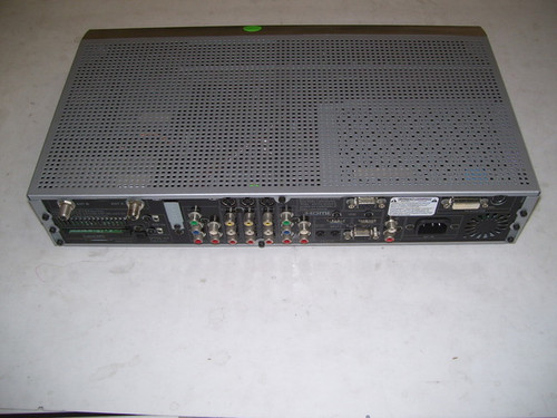 Hitachi AUDIO VIDEO ConTROL CENTER AVC76L