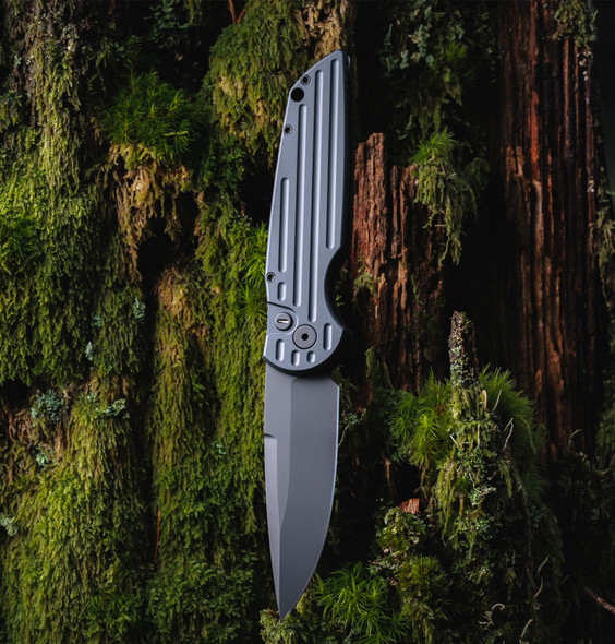 PRO-TECH TR-3 SWAT OPERATOR TACTICAL RESPONSE 3 BLACK HANDLE W/GROOVES, STERILE BLACK 154CM BLADE, TRITIUM BUTTON