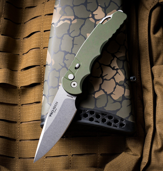 PRO-TECH T4101 MM GREEN TACTICAL RESPONSE 4 GREEN ALUMINUM HANDLE, STEEL SAFETY, STONEWASH MAGNAMAX BLADE, BLASTED HARDWARE, BLASTED WIDE DEEP CARRY CLIP