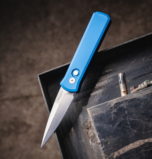 Pro-Tech 721 Godson - SATIN 154CM SOLID BLUE HANDLE SATIN HARDWARE