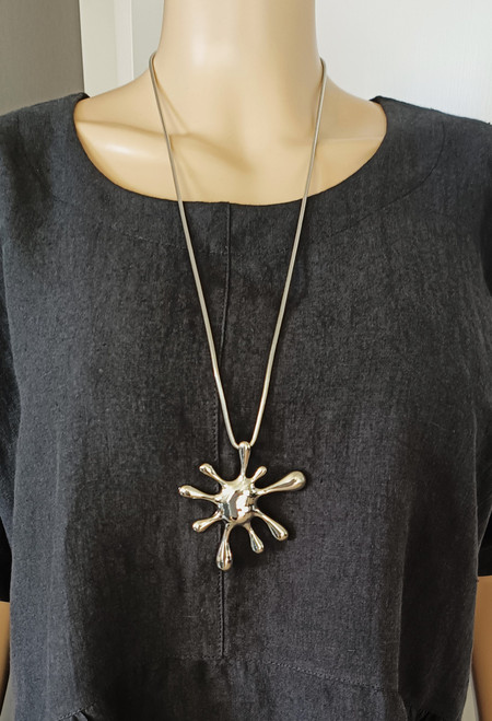 Glorious Splat silver tone pendant necklace