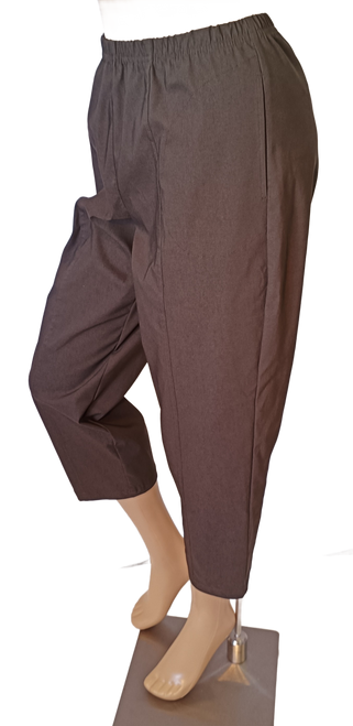 Nancy Pant - 7/8 length with pockets