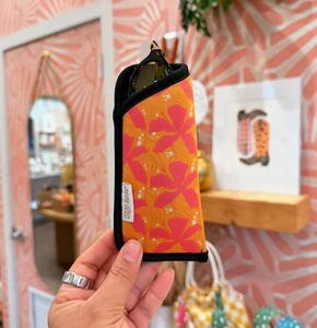 Sunny Holder | Groovy Hibiscus
