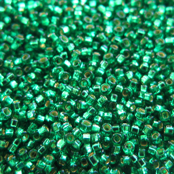 15-0017, Silver-Lined Emerald (14 gr.) Miyuki