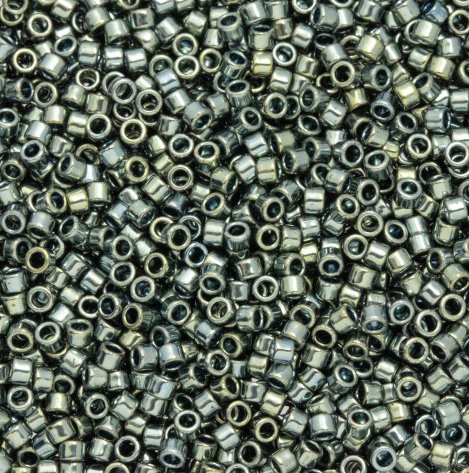 TOHO Aiko 512, Galvanized Green Silver (5 grams)