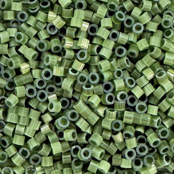 TOHO Aiko 11-1516, Fiber-Optic Jade (5 grams)