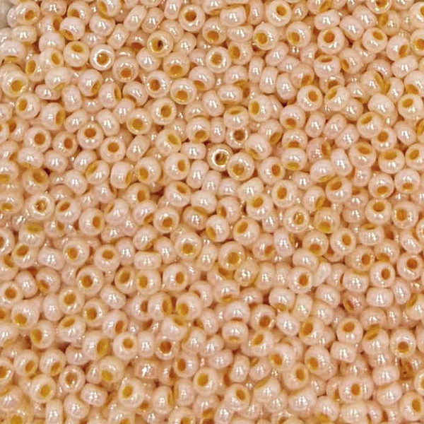 11-0529, Light Peach Ceylon (28 gr.) Miyuki (Discontinued)