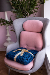 Why a merino wool chunky knit blanket makes the perfect gift