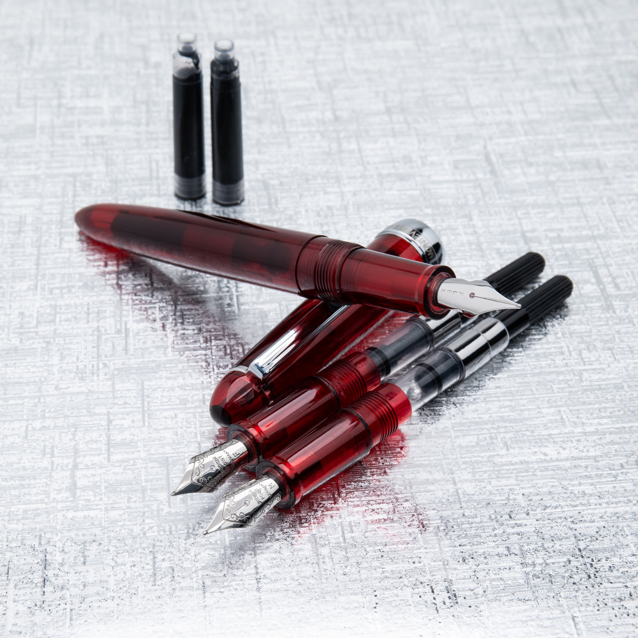 フランス製　羽ペン＆インクセット(赤) Monza 3 Fountain Pen Set, Red (m, f, flex)