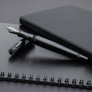 Monteverde USA® Invincia™ Color Fusion, Fountain Pen, Stealth Black Monteverde USA® Invincia™ Color Fusion, Fountain Pen, Stealth Black