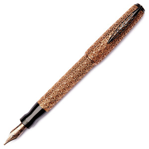 Pineider Psycho Rosegold Fountain pen 14k Gold Nib Pineider Psycho Rosegold Fountain pen 14k Gold Nib