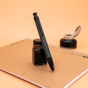 Monteverde USA® Engage One-Touch Inkball Anodized Racing Green Monteverde USA® Engage One-Touch Inkball Anodized Racing Green