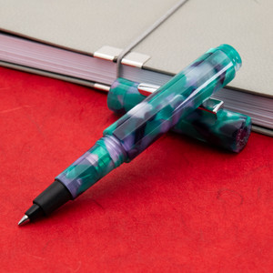 Monteverde USA® MVP Rollerball Pen Green Abstracts (eyedropper, cartridge) Monteverde USA® MVP Rollerball Pen Green Abstracts (eyedropper, cartridge)