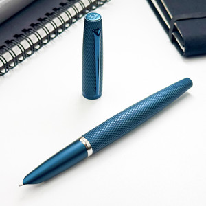 Diplomat Viper Blue Guilloche(Blue) Fountain Pen Fine/Medium Diplomat Viper Blue Guilloche(Blue) Fountain Pen Fine/Medium