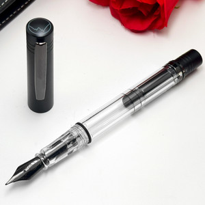 Monteverde USA® MP1 Lock-It Piston Technology Fountain Pen Black Noir Monteverde USA® MP1 Lock-It Piston Technology Fountain Pen Black Noir