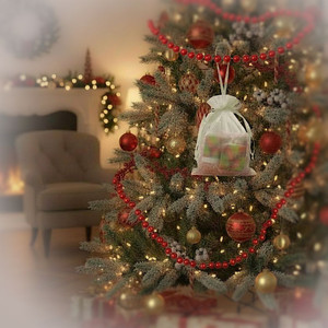 Sparkling Cranberry Mini Soap, Lotion, and Soap Saver Gift Bags with products made in the USA.