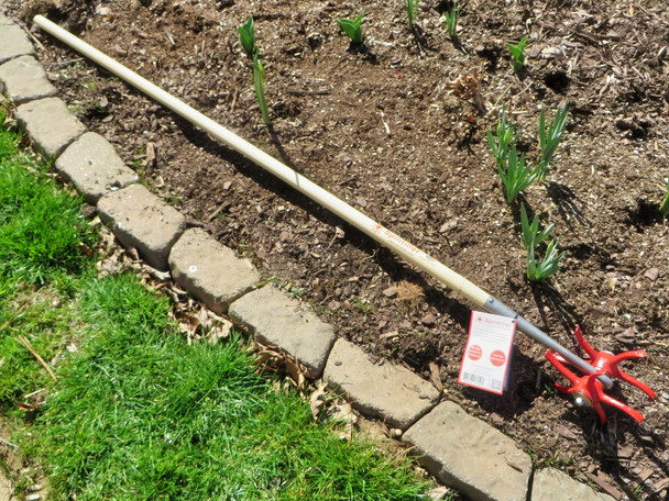 Get your garden in shape effortlessly with this versatile garden tool. Easily cultivate, aerate, weed, till, edge, and dress mulch.
