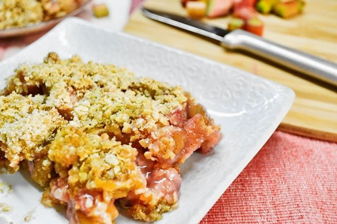 Homemade Rhubarb Crunch Recipe